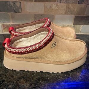 UGG Women's chestnut Tazz Slip-On Shoes